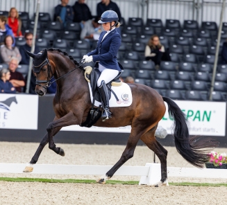 VEREET Katrien & Souza